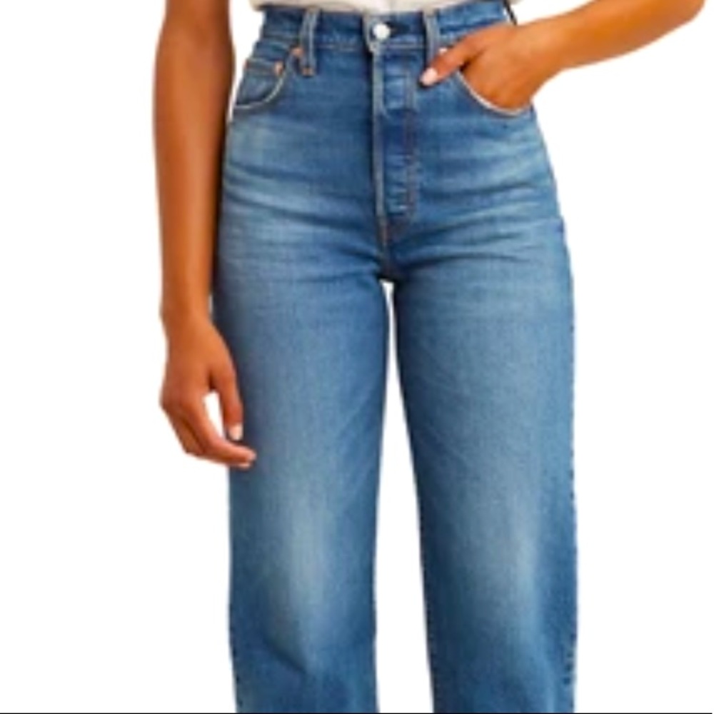 Levi’s RIBCAGE straight jeans size 26